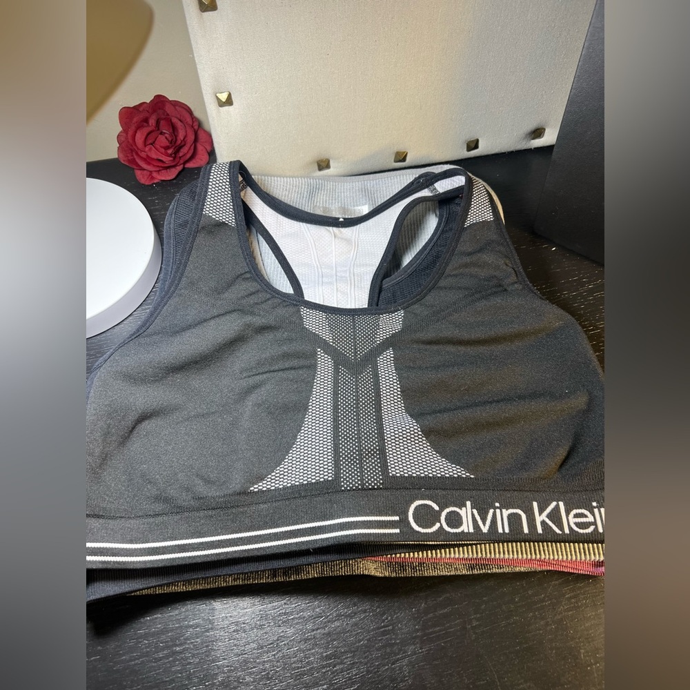 Sports Bra Bundle of 5 Like New - Picture 3 of 7
